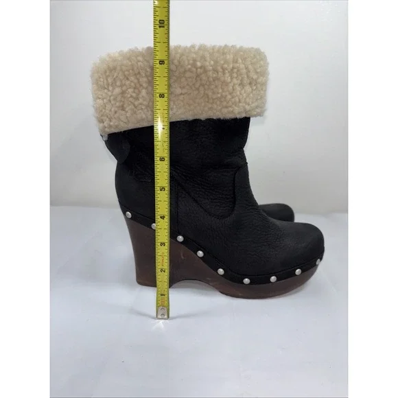 UGG Women 7 Carnegie Shearling Winter Ankle Boot Wedge 1001317 Nubuck Black Stud - Picture 6 of 15